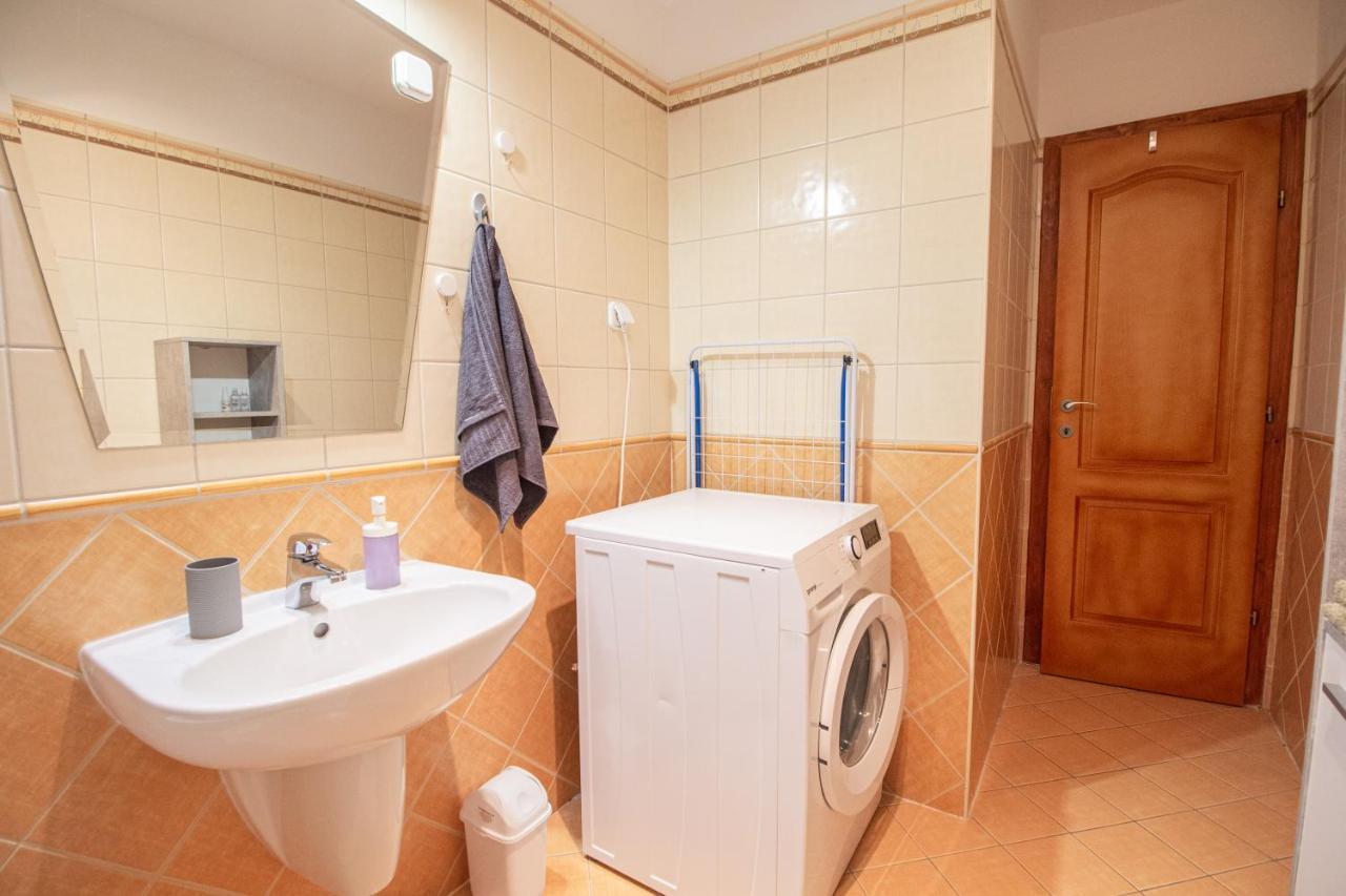 Viky'S Apartment Gyor Luaran gambar